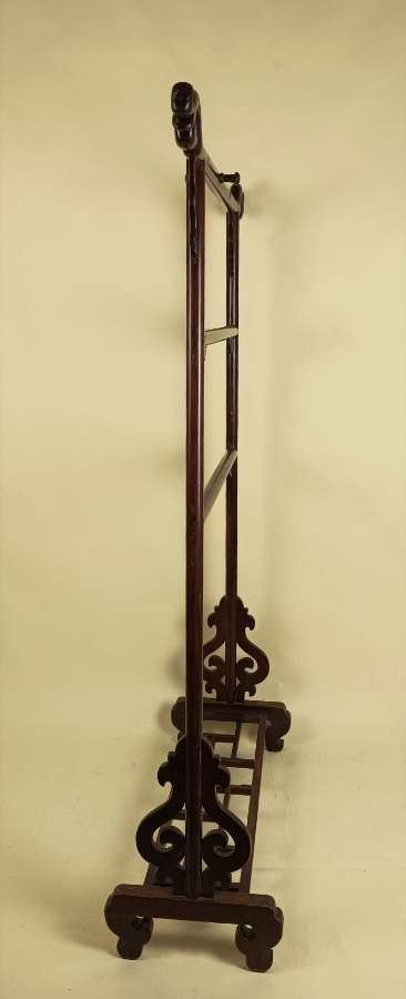 An antique Chinese hardwood clothing rack (9).jpg